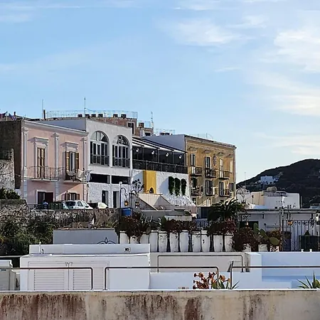 Luci Del Mari Pensión